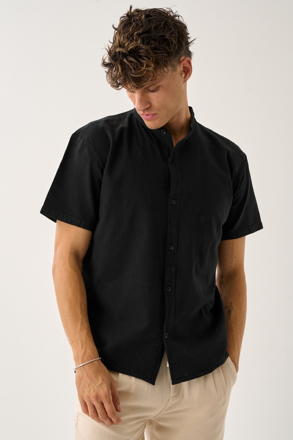 Erkek Yazlık Hakim Yaka Kısa Kol Düğmeli Rahat Kalıp %100 Pamuk Gömlek