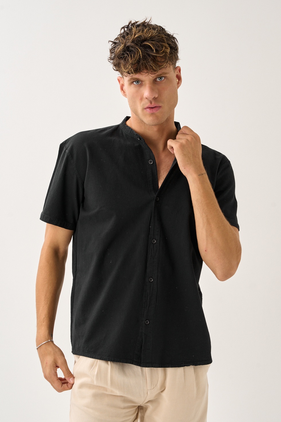 Erkek Yazlık Hakim Yaka Kısa Kol Düğmeli Rahat Kalıp %100 Pamuk Gömlek