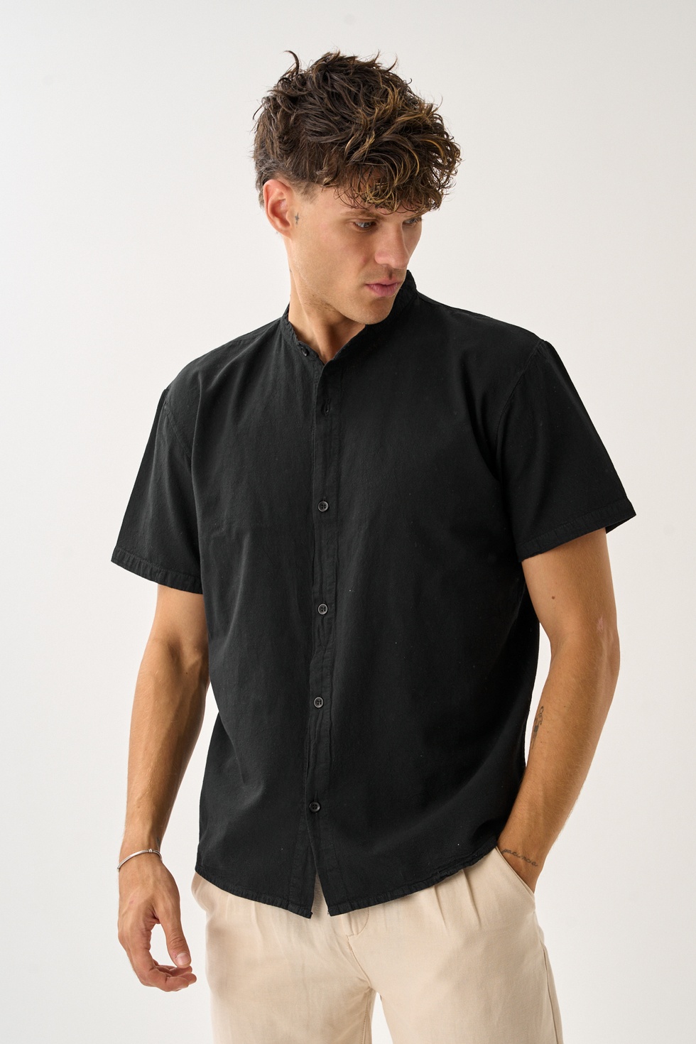 Erkek Yazlık Hakim Yaka Kısa Kol Düğmeli Rahat Kalıp %100 Pamuk Gömlek