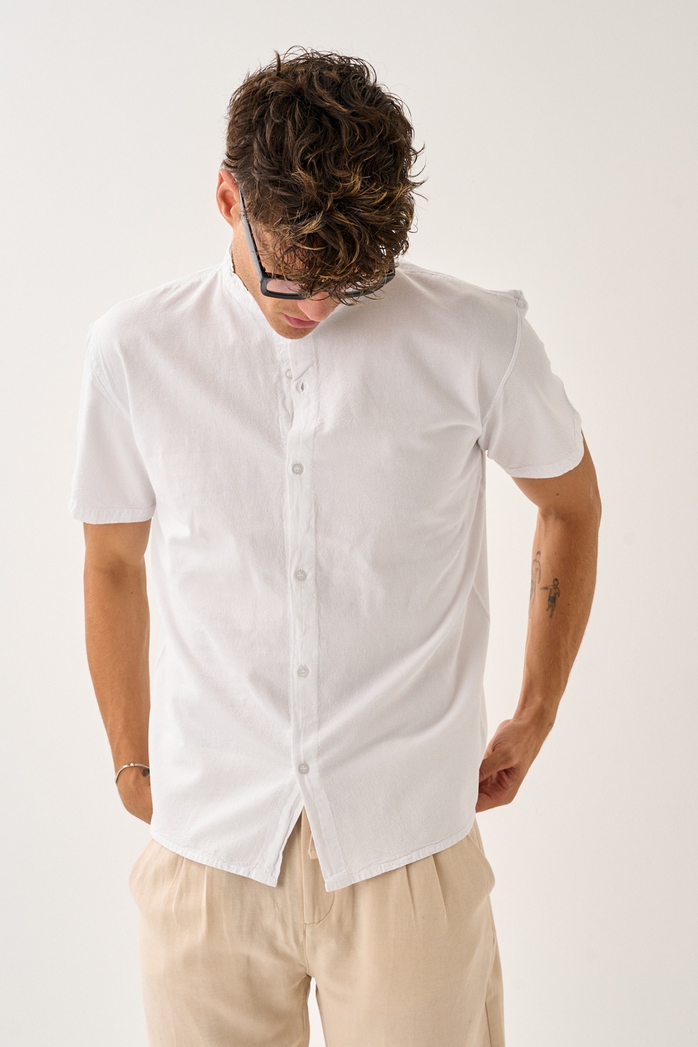Erkek Yazlık Hakim Yaka Kısa Kol Düğmeli Rahat Kalıp %100 Pamuk Gömlek