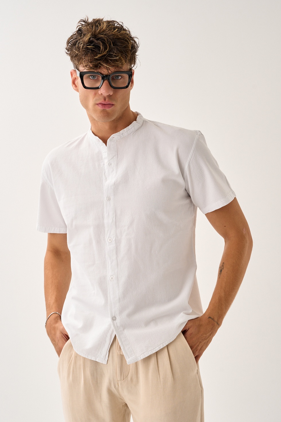 Erkek Yazlık Hakim Yaka Kısa Kol Düğmeli Rahat Kalıp %100 Pamuk Gömlek