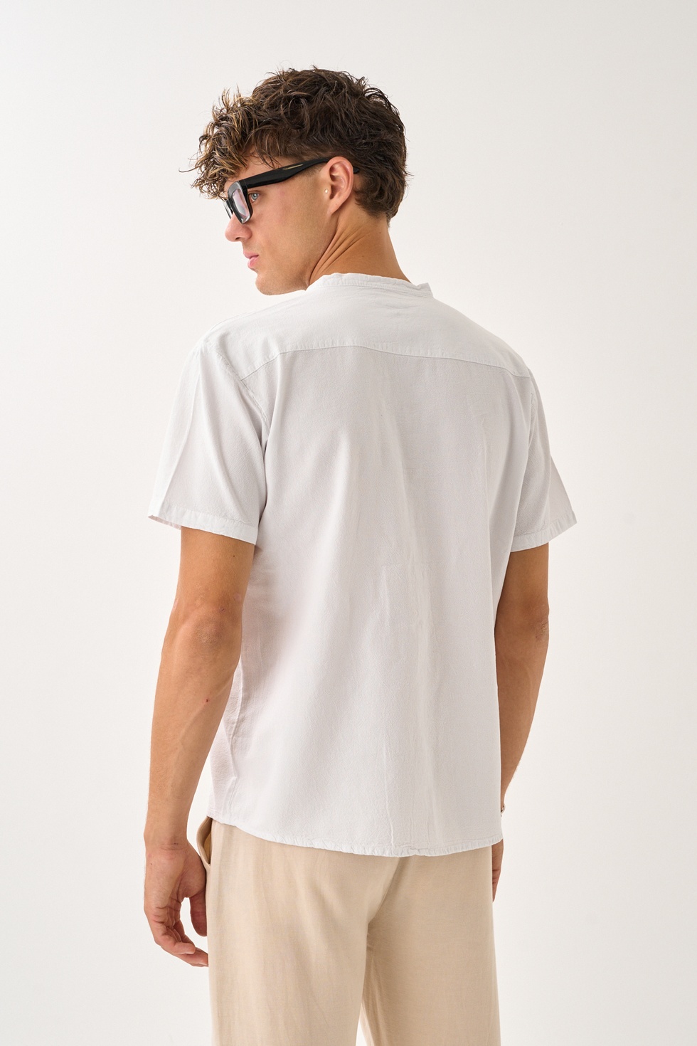 Erkek Yazlık Hakim Yaka Kısa Kol Düğmeli Rahat Kalıp %100 Pamuk Gömlek