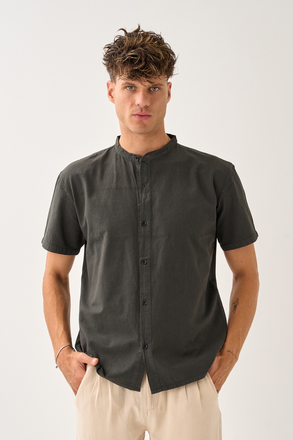 Erkek Yazlık Hakim Yaka Kısa Kol Düğmeli Rahat Kalıp %100 Pamuk Gömlek