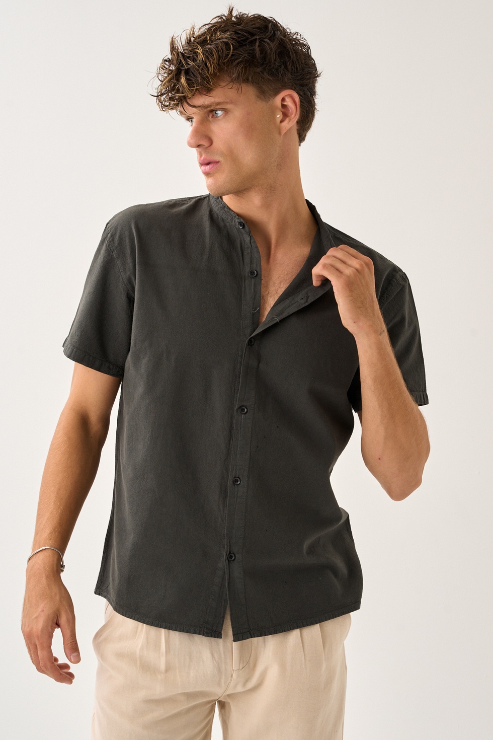 Erkek Yazlık Hakim Yaka Kısa Kol Düğmeli Rahat Kalıp %100 Pamuk Gömlek