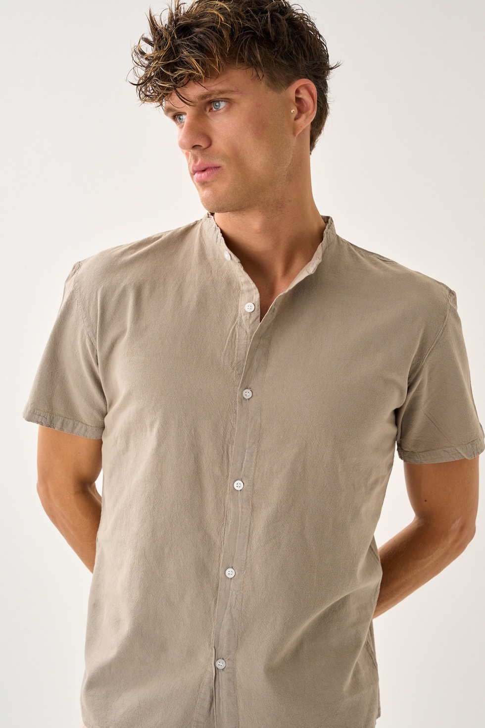 Erkek Yazlık Hakim Yaka Kısa Kol Düğmeli Rahat Kalıp %100 Pamuk Gömlek