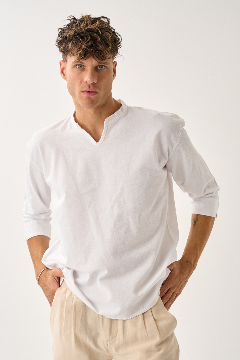 Erkek Fakir Kol V Yaka Rahat Kalıp %100 Pamuk Gömlek