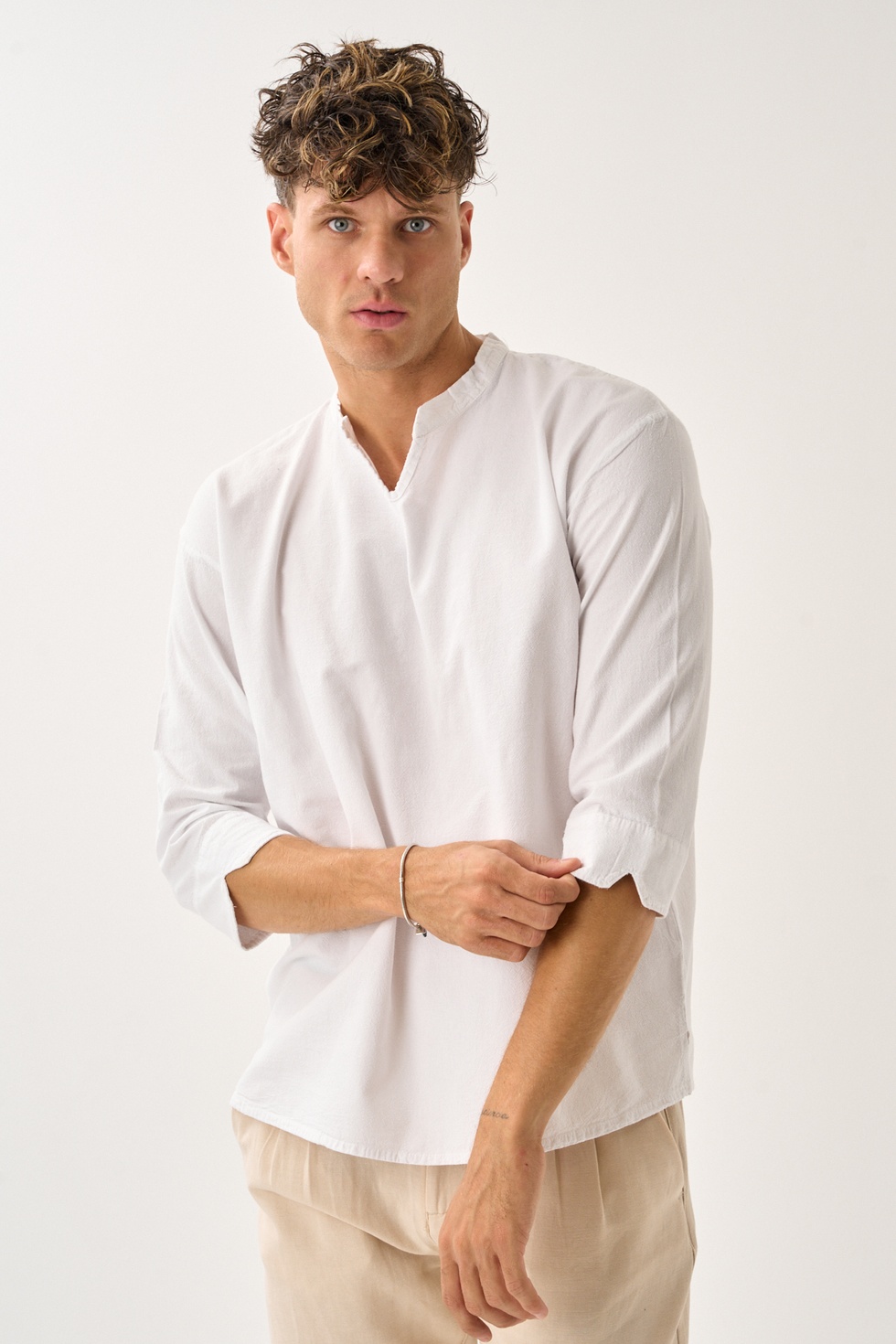 Erkek Fakir Kol V Yaka Rahat Kalıp %100 Pamuk Gömlek