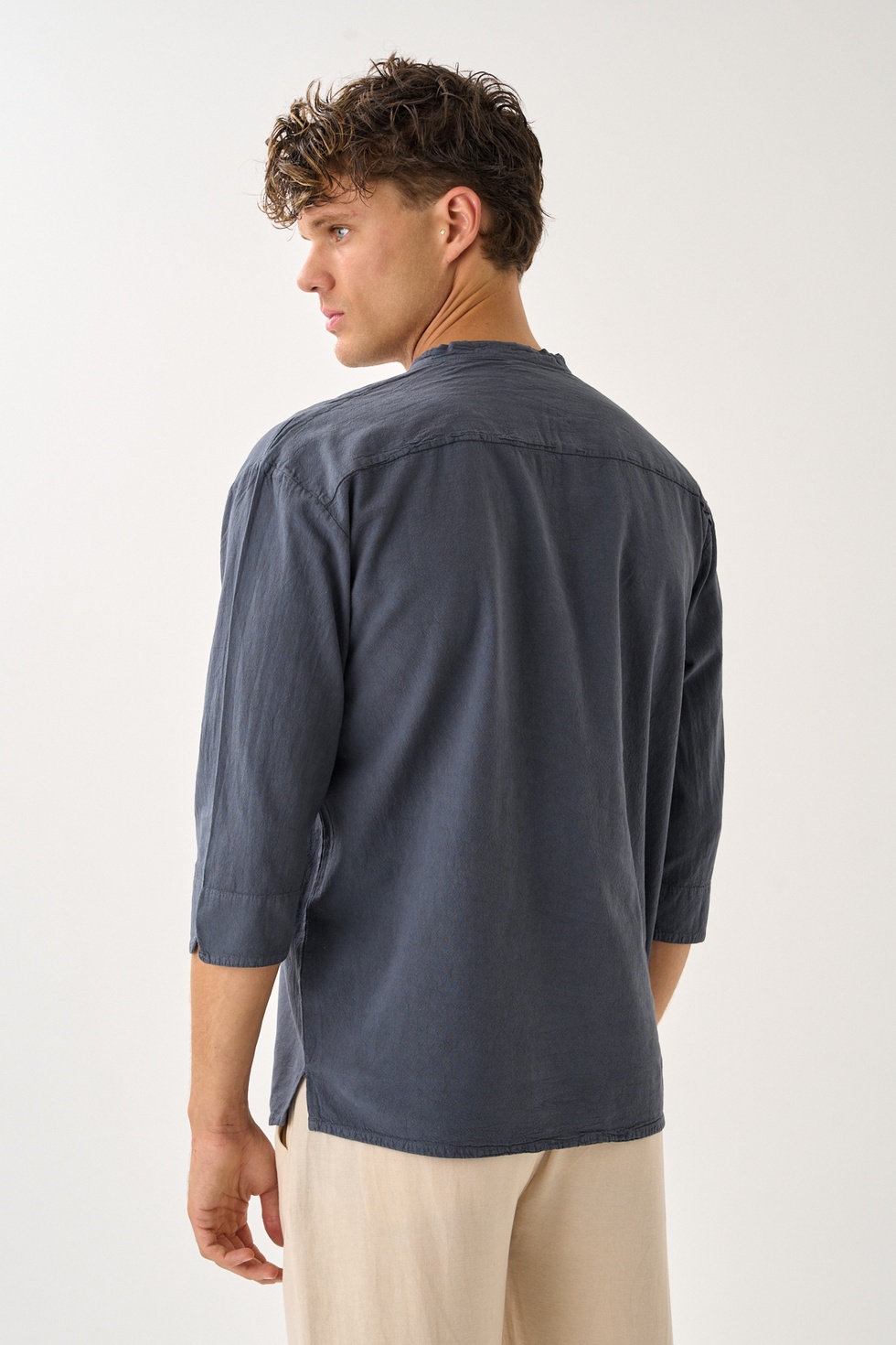 Erkek Fakir Kol V Yaka Rahat Kalıp %100 Pamuk Gömlek