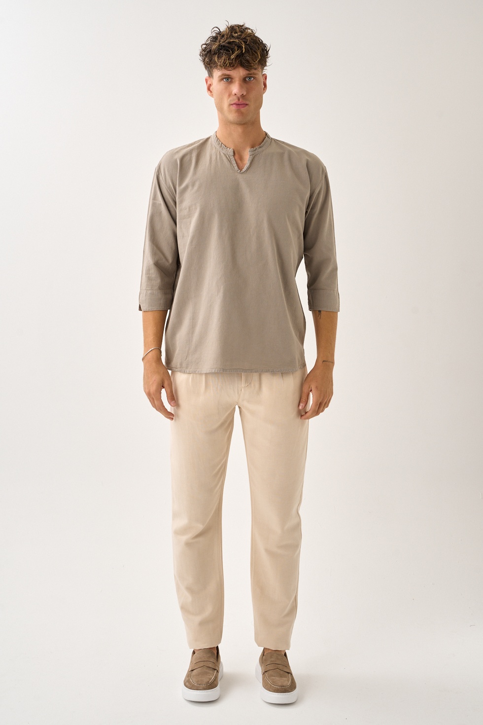 Erkek Fakir Kol V Yaka Rahat Kalıp %100 Pamuk Gömlek