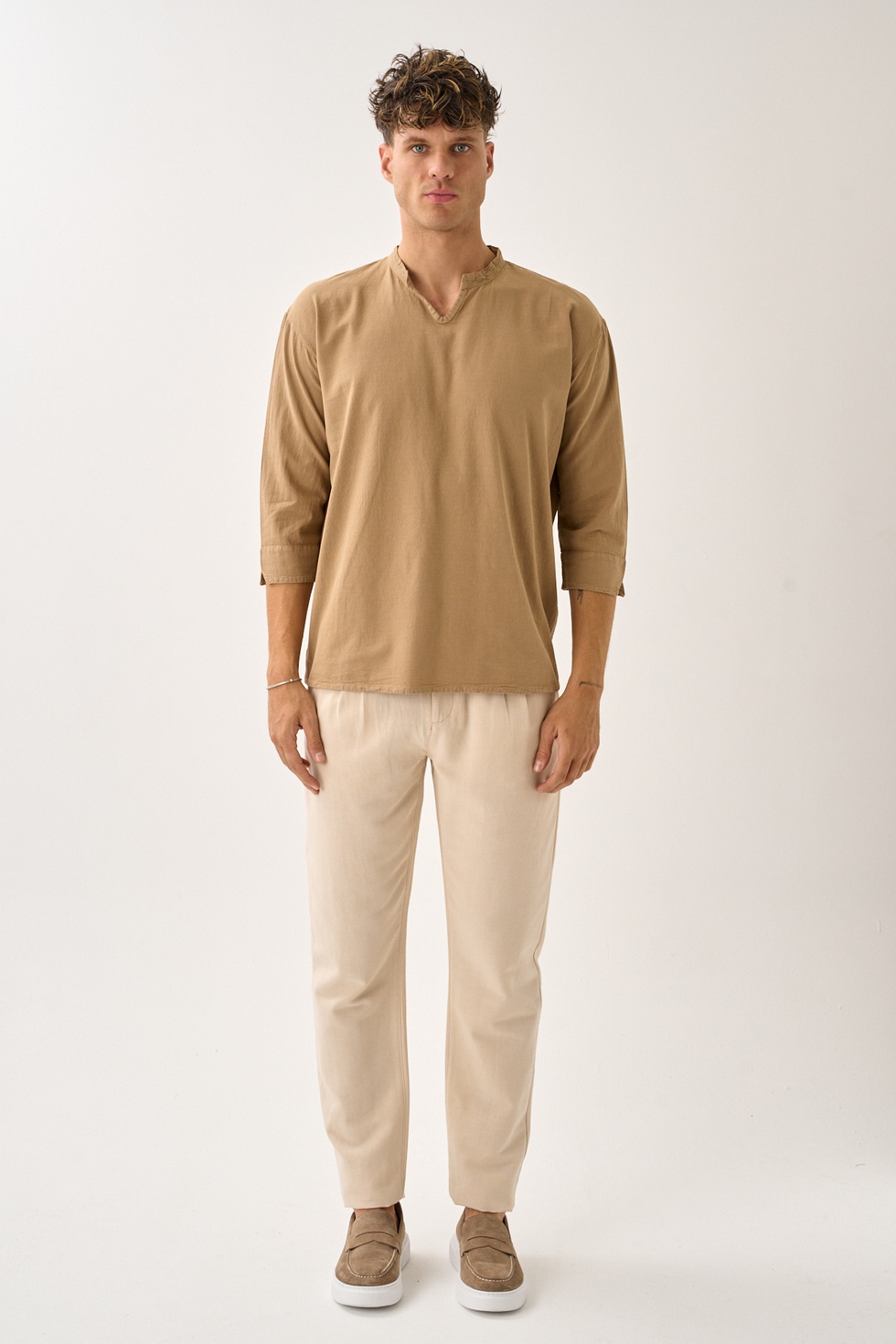 Erkek Fakir Kol V Yaka Rahat Kalıp %100 Pamuk Gömlek