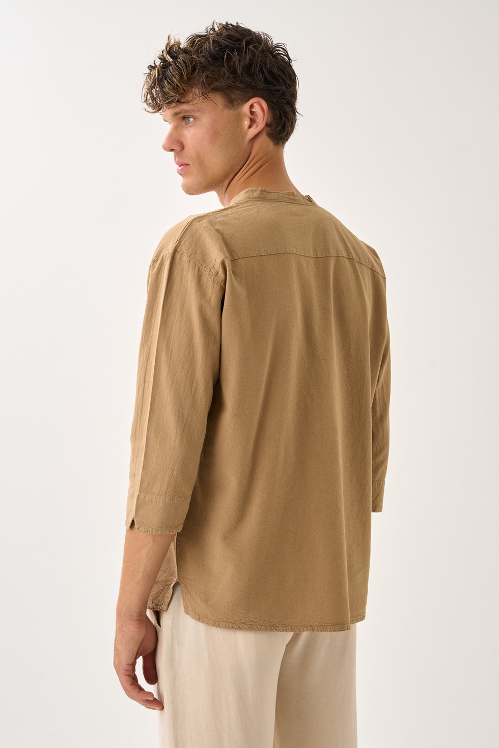 Erkek Fakir Kol V Yaka Rahat Kalıp %100 Pamuk Gömlek