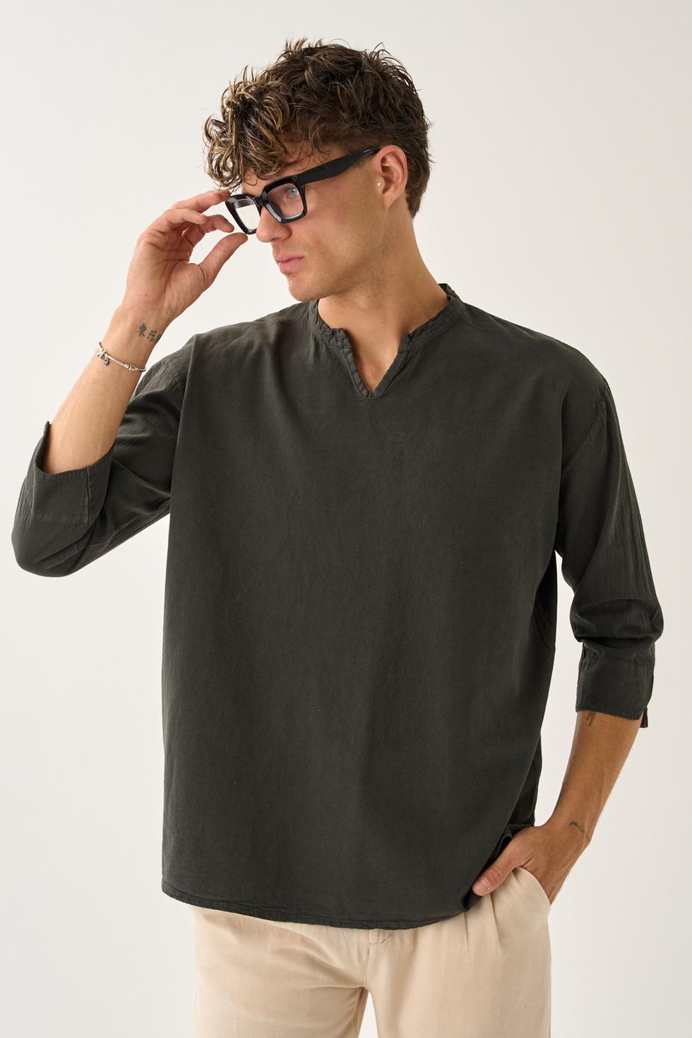 Erkek Fakir Kol V Yaka Rahat Kalıp %100 Pamuk Gömlek