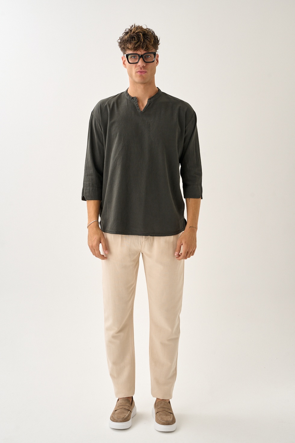 Erkek Fakir Kol V Yaka Rahat Kalıp %100 Pamuk Gömlek