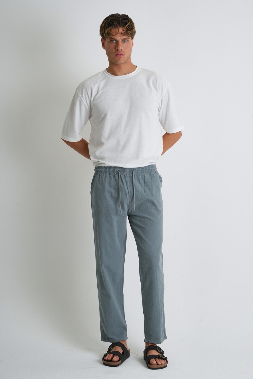 Erkek Yazlık Rahat Kalıp %100 Pamuk Keten Görünümlü Pantolon